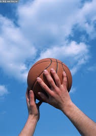 湖人最新动态：东契奇二胎将至，保罗加盟呼声高，迎战猛龙阵容更新