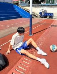 东契奇19分＆詹姆斯10分，湖人半场落后7分