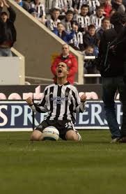 揭秘“高科技作弊”：摄像头耳塞、隐形药水在非法牌局中的应用。（地下牌局的高科技作弊内幕：摄像耳塞与隐形药水）