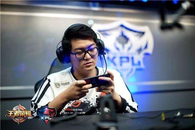 错位吃人 错位吃人